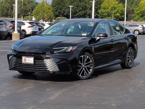 Certified 2026 Toyota Camry XLE AWD/4WD image 2
