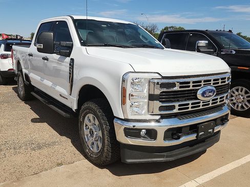Used 2024 Ford F250 XLT w/ FX4 Off-Road Package AWD/4WD image 4
