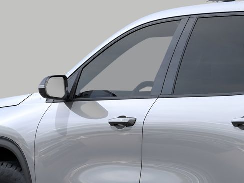 New 2026 Chevrolet Traverse Z71 w/ Driver Confidence Package image 12