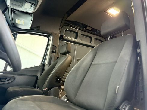 Used 2019 Mercedes-Benz Sprinter 144 image 30