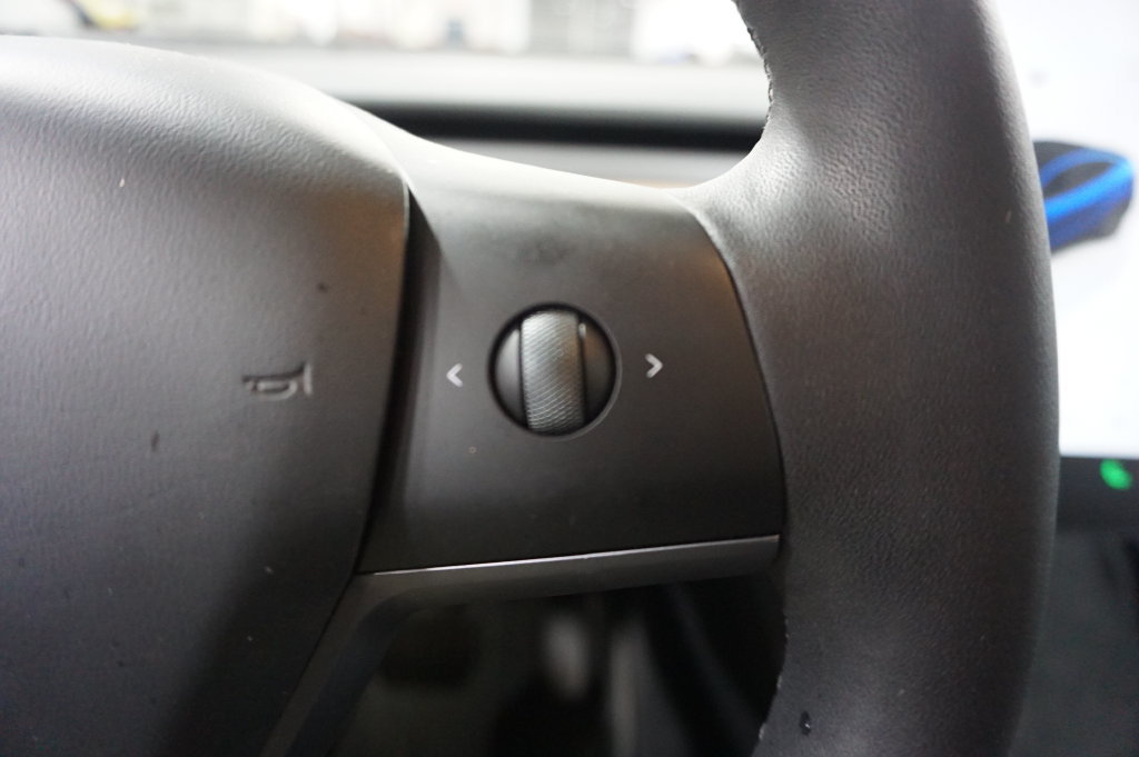 Used 2024 Tesla Model Y Long Range RWD image 7