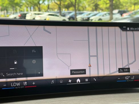 Certified 2025 BMW 330i xDrive Sedan w/ Premium Package image 24