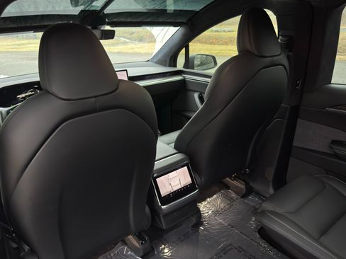 Used 2023 Tesla Model X Plaid image 47