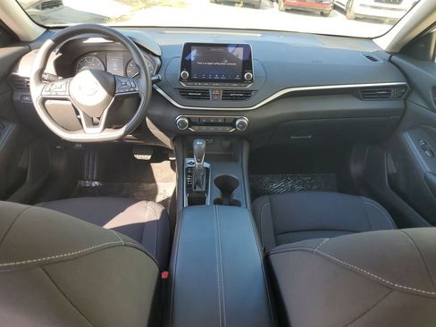 Certified 2025 Nissan Altima 2.5 S FWD image 18