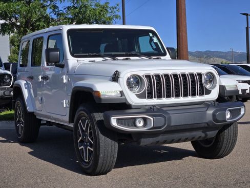 Used 2024 Jeep Wrangler Unlimited Sahara w/ Safety Group AWD/4WD image 3