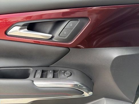 Used 2024 Chevrolet Traverse Z71 w/ Enhanced Driving Package image 12