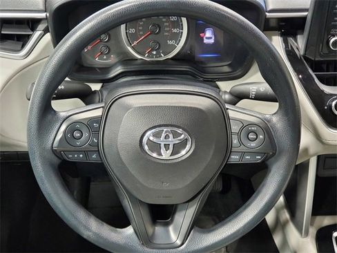Used 2022 Toyota Corolla Cross L image 18