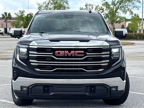 Used 2025 GMC Sierra 1500 SLT RWD image 2