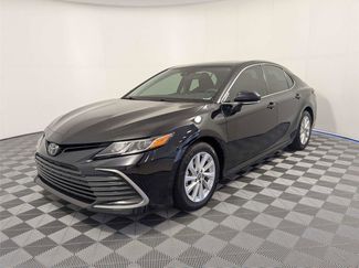 Used 2022 Toyota Camry LE w/ Convenience Package FWD video 2