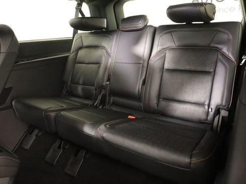 New 2026 Lincoln Navigator L Black Label AWD/4WD image 13
