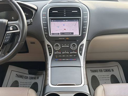 Used 2020 Lincoln Nautilus Reserve image 17