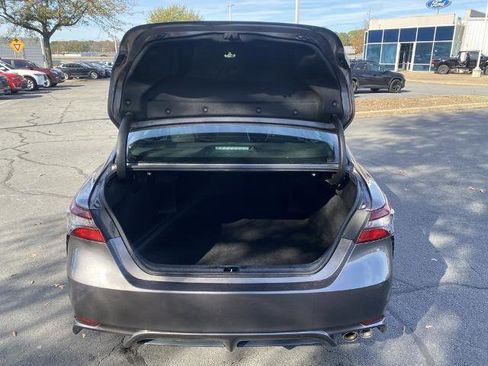 Used 2021 Toyota Camry SE image 9