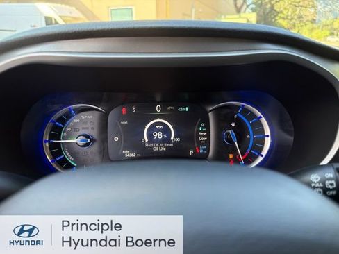 Used 2021 Chrysler Pacifica Touring-L FWD image 9