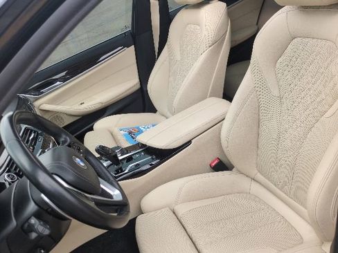 Used 2021 BMW 530i xDrive w/ Convenience Package AWD/4WD image 12