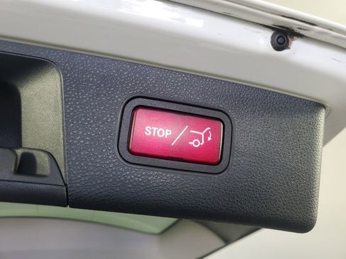 Used 2015 Mercedes-Benz GLK 350 2WD image 31