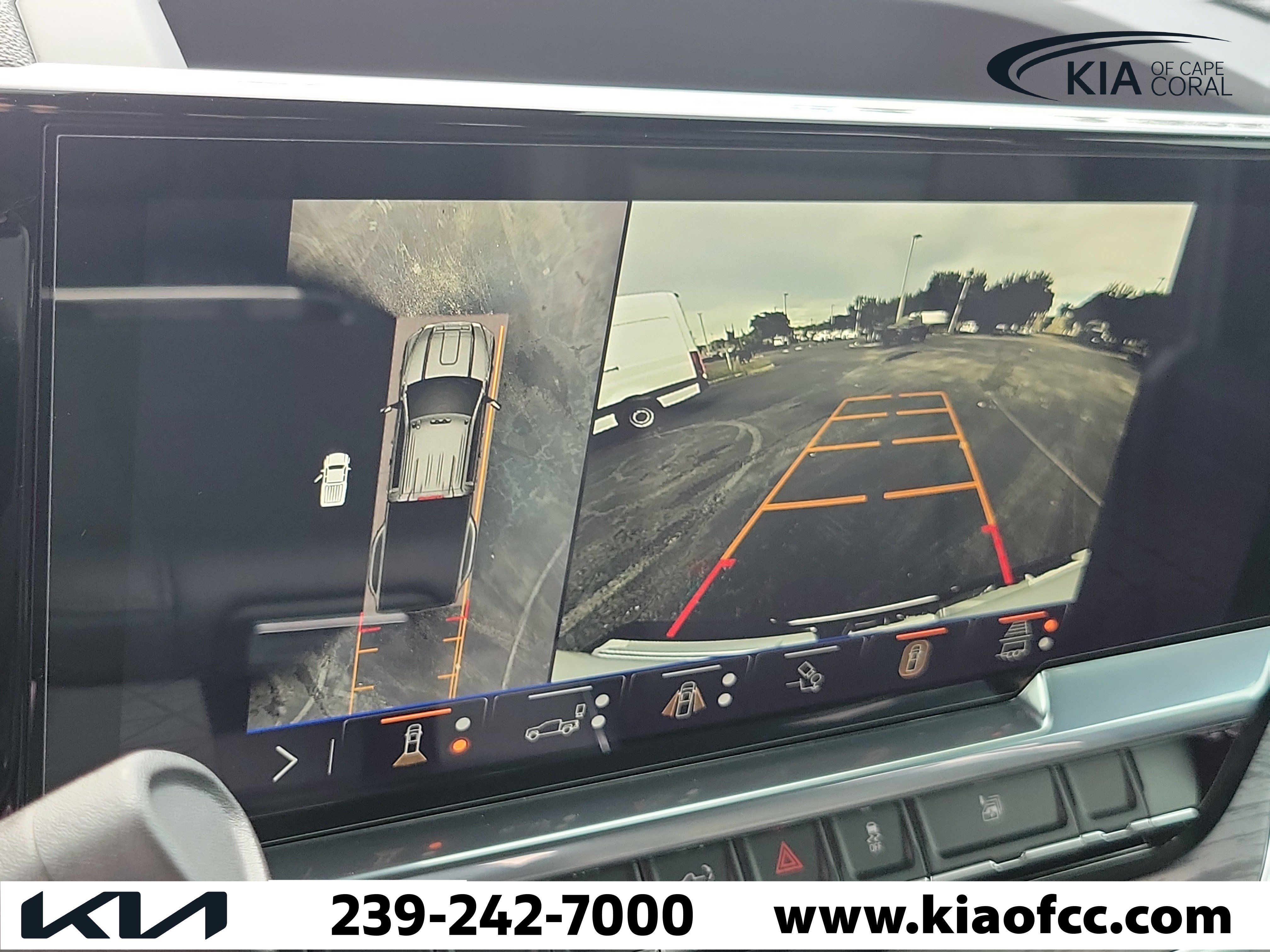 Used 2026 GMC Sierra 3500 SLT w/ SLT Convenience Package AWD/4WD image 28