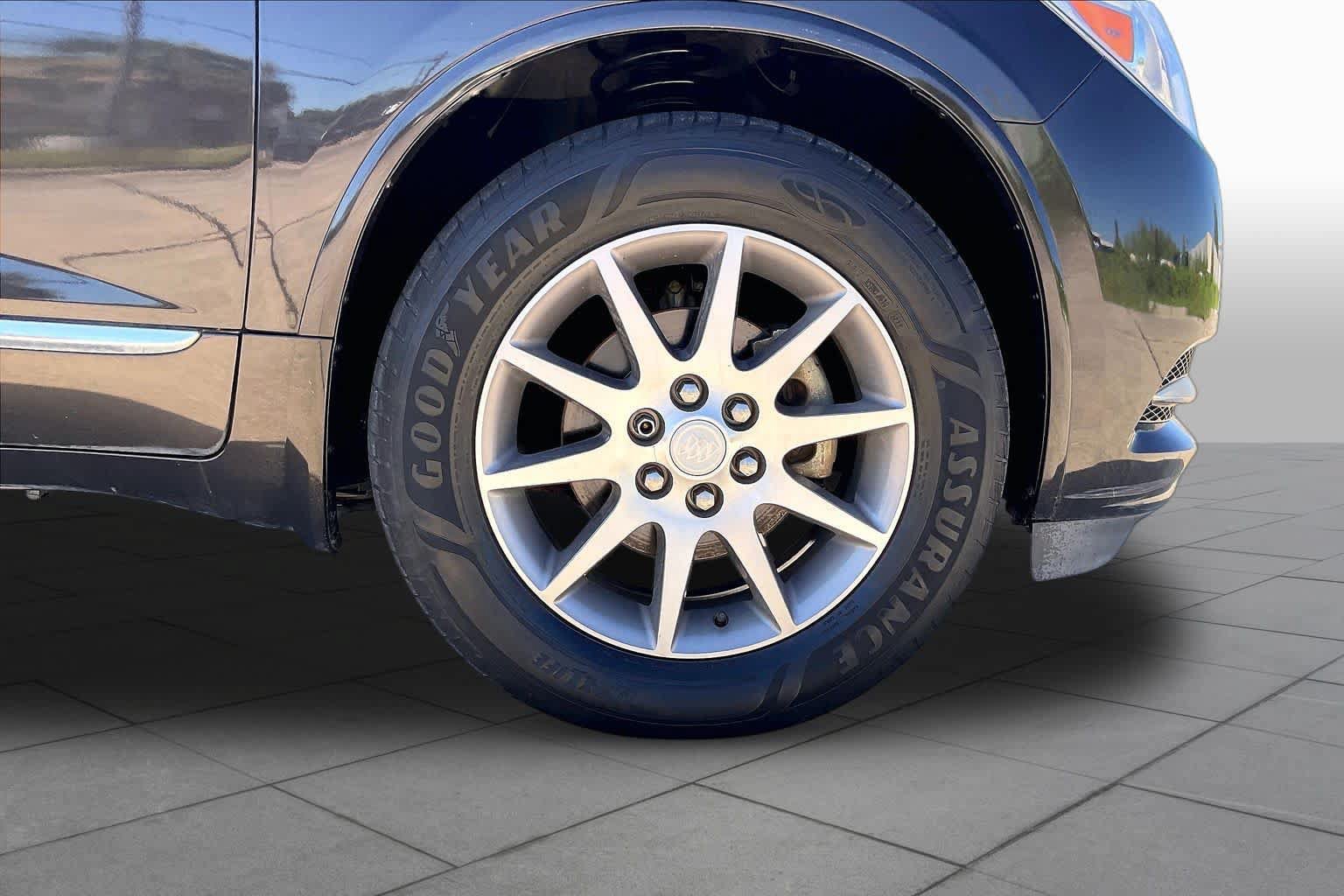 Used 2014 Buick Enclave Leather FWD image 10