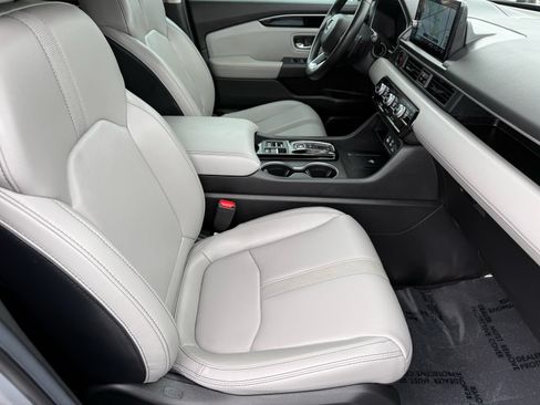 Certified 2025 Honda Pilot Touring image 34