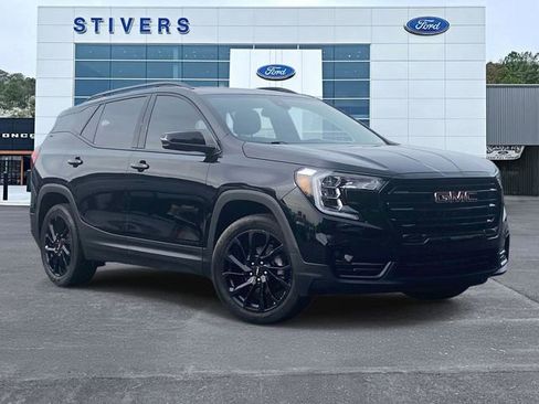 Used 2023 GMC Terrain SLT w/ Tech Package FWD image 1