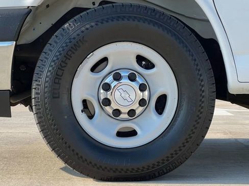 Used 2017 Chevrolet Express 2500 LT w/ LT Preferred Equipment Group image 86