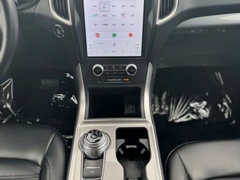 Used 2023 Ford Edge SEL image 21