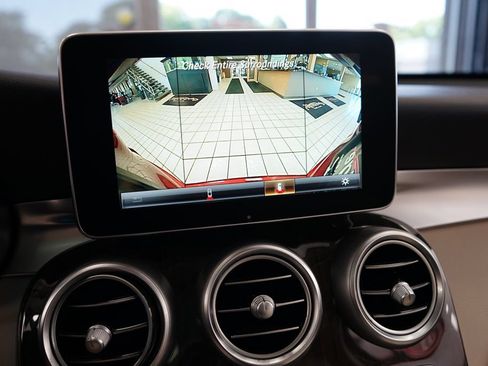 Used 2017 Mercedes-Benz GLC 300 4MATIC image 30