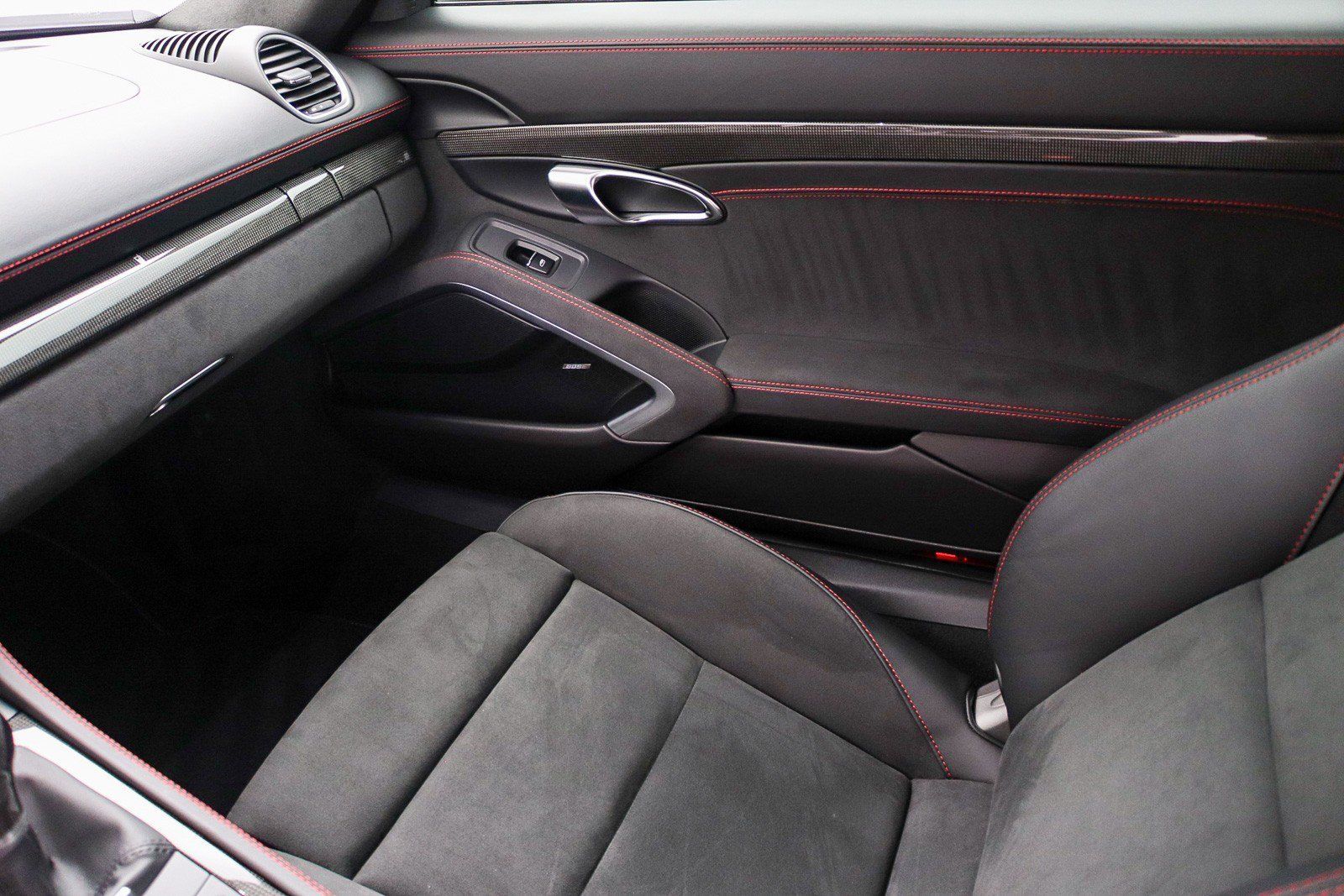 Used 2024 Porsche 718 Cayman GTS RWD image 18