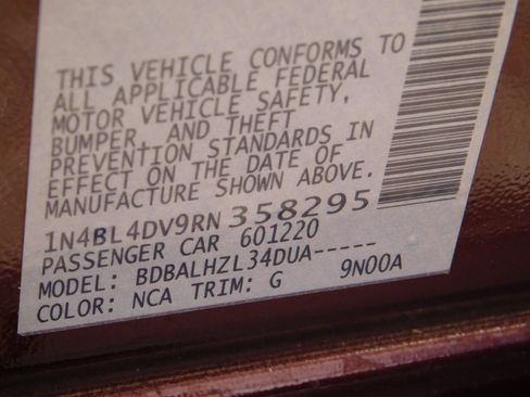 Used 2024 Nissan Altima 2.5 SV FWD image 24