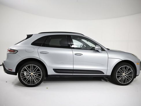 Certified 2026 Porsche Macan AWD/4WD image 8