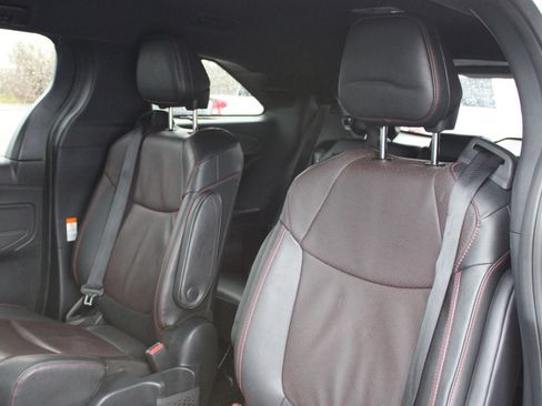 Used 2025 Toyota Sienna XSE w/ XSE Premium Package FWD image 17