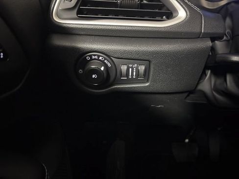 New 2026 Chrysler Pacifica Select AWD/4WD image 26
