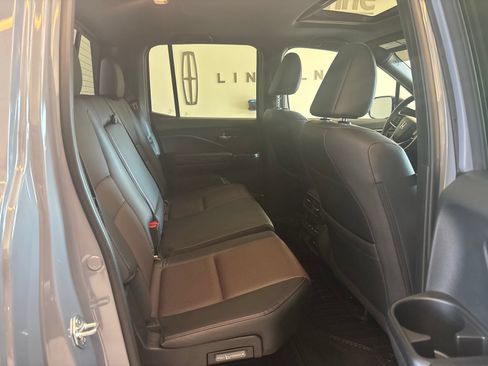 Certified 2025 Honda Ridgeline Black Edition image 9