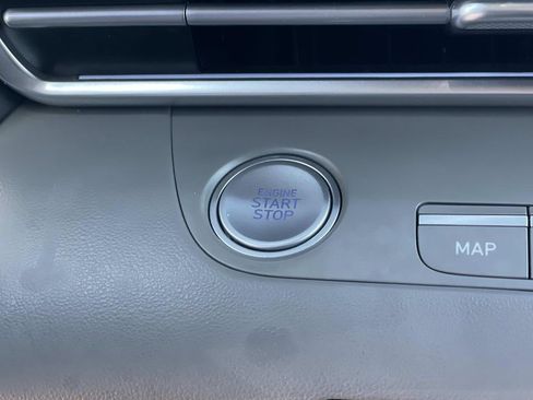 Certified 2024 Hyundai Elantra SEL FWD image 16