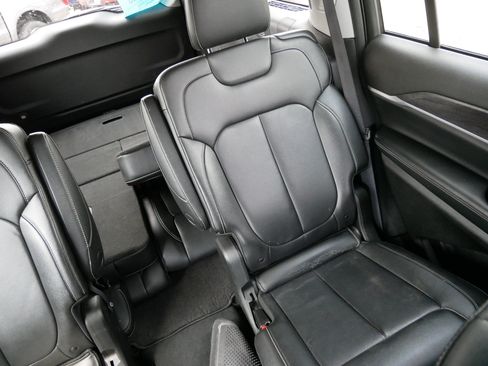 Used 2023 Jeep Grand Cherokee L Limited AWD/4WD image 14