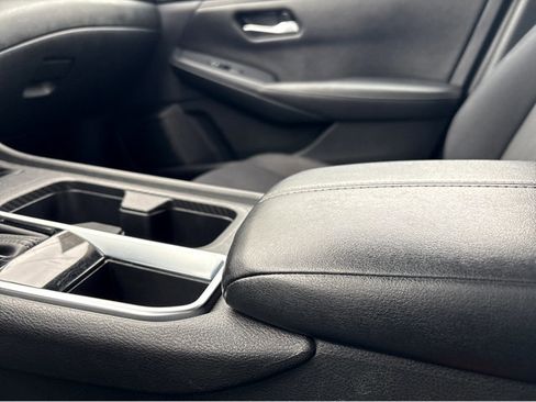 Certified 2024 Nissan Sentra SV image 9