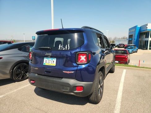 Used 2019 Jeep Renegade Trailhawk image 4
