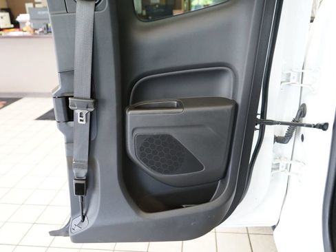 Used 2020 Chevrolet Colorado W/T RWD image 38