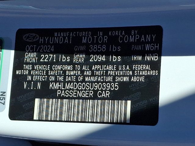 Used 2025 Hyundai Elantra Sport FWD image 30