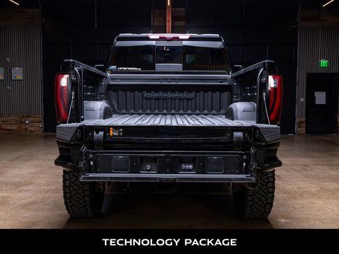 Used 2024 GMC Sierra 2500 Denali Ultimate image 9