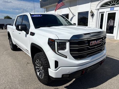 Certified 2022 GMC Sierra 1500 AT4 w/ AT4 Premium Package AWD/4WD image 3