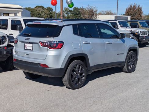 New 2026 Jeep Compass Latitude AWD/4WD image 5