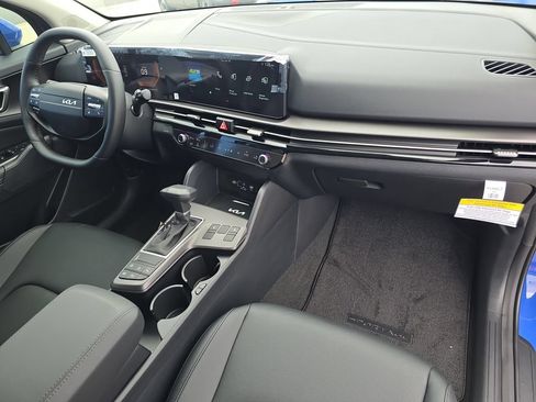 New 2026 Kia Sportage EX FWD image 11