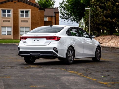 Used 2023 Kia Forte LXS FWD image 5