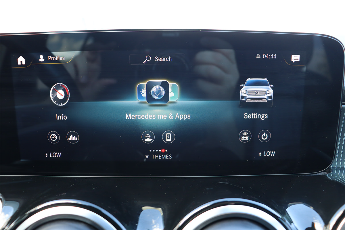 Used 2022 Mercedes-Benz GLB 250 w/ Premium Package Lite image 35