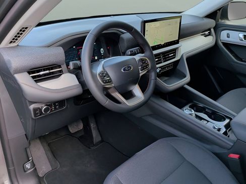 New 2026 Ford Explorer Active RWD image 23