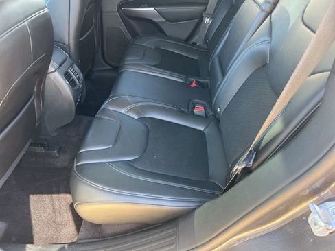 Used 2019 Jeep Cherokee Latitude Plus w/ Cold Weather Group image 21