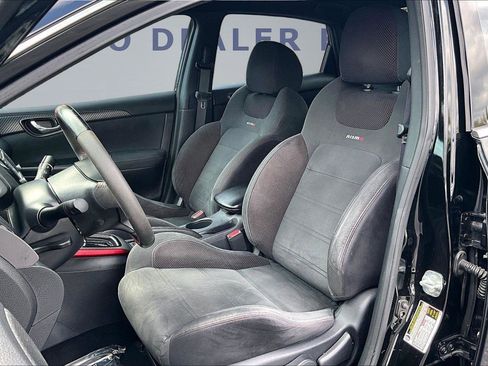 Used 2017 Nissan Sentra NISMO w/ NISMO Premium Package FWD image 21