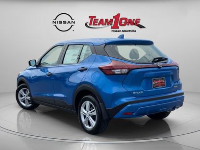 New 2025 Nissan Kicks Play S