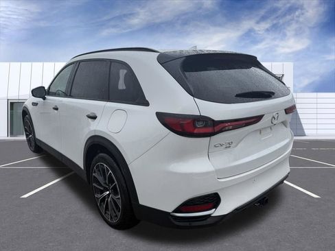 Used 2025 MAZDA CX-70 Plug-In Hybrid w/ Premium Pkg image 4