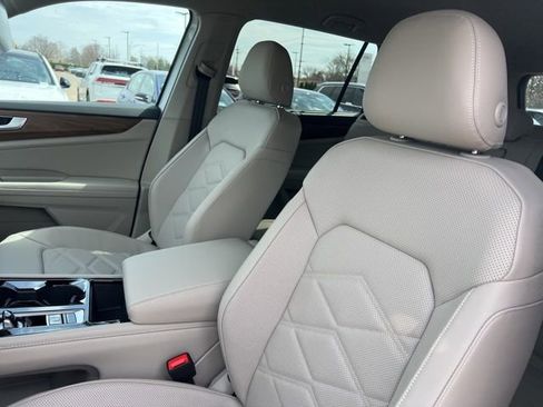 New 2026 Volkswagen Atlas SE image 7